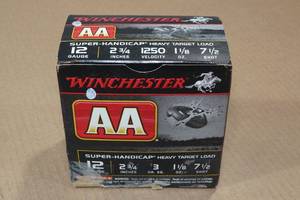 lot 228 image: 25 Winchester AA 12 Gauge 2-34 Super Handicap Heavy 7-12 Shot Shotshells