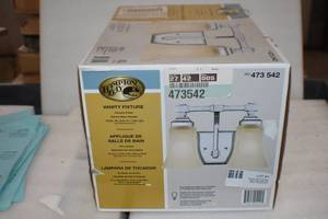 lot 1 image: Vanity Fixture