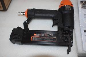 lot 44 image: WEN 61721 18-Gauge 38-Inch to 2-Inch Pneumatic Brad Nailer
