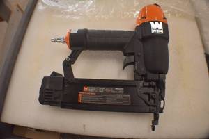 lot 54 image: WEN 61721 18-Gauge 38-Inch to 2-Inch Pneumatic Brad Nailer