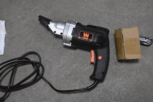 lot 64 image: WEN Metal Shear