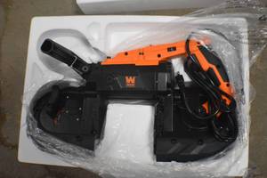 lot 76 image: WEN 94396 10-Amp 5-Inch Variable Speed Handheld Portable Band Saw for Metal