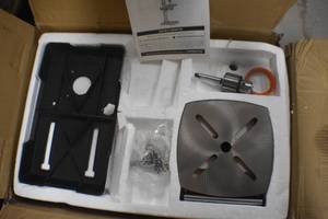 lot 77 image: WEN 4214T 5-Amp 12-Inch Variable Speed Cast Iron Benchtop Drill Press with Laser and Work Light