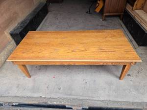 lot 4 image: Coffee Table 59x24x17 Inches