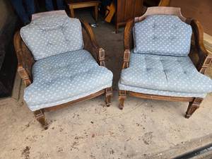 lot 6 image: Pair of Vintage Ayers Furniture Armchairs with Cushions