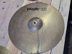 lot 10 image: Paiste 302 20 Ride Cymbal with Visible Wear
