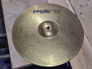 lot 12 image: Paiste 302 16 Crash Cymbal