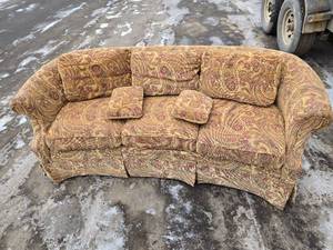 lot 25 image: Hunt Galleries Upholstered Love Seat with Paisley Print