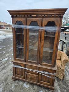 lot 27 image: Wooden Display Cabinet with Glass Doors