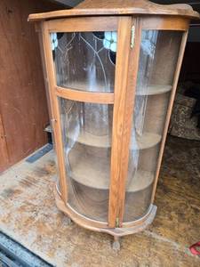 lot 32 image: Antique Curio Cabinet with Claw Feet and Stained Glass Detail