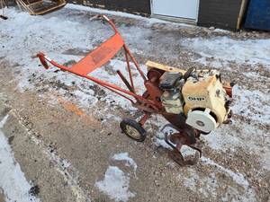 lot 39 image: Used Vintage 6HP Front Tine Garden Tiller - Has Compression
