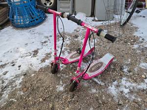 lot 41 image: Pair of Used Razor Pink Kick Scooters with Brakes
