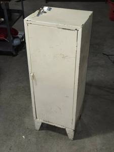 lot 47 image: Used Metal Storage Cabinet with Adjustable Shelves