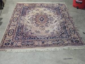 lot 52 image: Large Area Rug with Intricate Floral Design - 77x 56