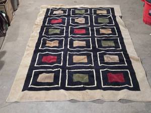 lot 55 image: Geometric Pattern Area Rug - 710 x 411