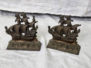 lot 78 image: Pair of Vintage Cast Iron Ship Bookends