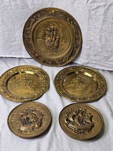 lot 87 image: Vintage Nautical Brass Wall Plates
