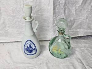 lot 88 image: Pair of Decorative Glass Decanters with Ship Designs