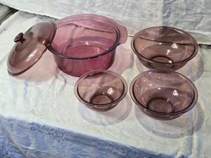 lot 133 image: Set of Pink Glass Cookware and Mixing Bowls