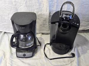lot 136 image: Pair of Used Coffee Makers Mr. Coffee and Keurig Models