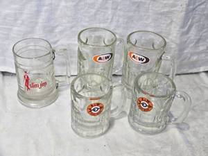 lot 140 image: Vintage A&W and Slim Jim Glass Mugs
