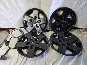 lot 204 image: Set of 4 Jeep Black Wheel Covers with Rugged Ridge Side Mirrors