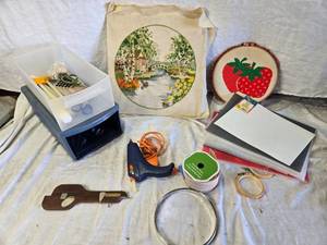 lot 226 image: Crafting and Sewing Items