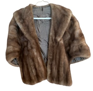 lot 55 image: Vintage Fur Shrug by Carletons