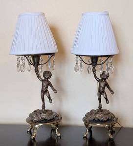 lot 21 image: Pair of Petite Bronze Cherub Table Lamps