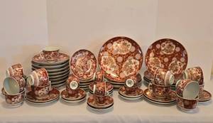 lot 46 image: Gorgeous Gold Imari China Collection