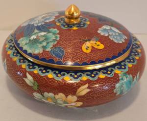 lot 84 image: Chinese Cloisonne Trinket Box