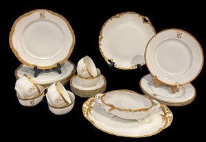 lot 71 image: Vintage Limoges Avance Gold Rim Plate  Haviland Teacups Cups Saucers and More