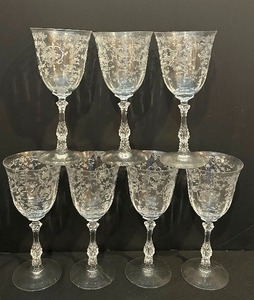 lot 35 image: Stunning Vintage Etched Glass  Crystal Wine Glasses