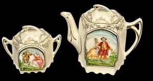 lot 34 image: Vintage Teapot and Sugar Dish