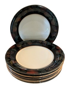 lot 146 image: Six Pretty Plates by Arm