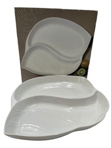 lot 172 image: VINTAGE 16 SEASHELL SHAPED SERVING DISH