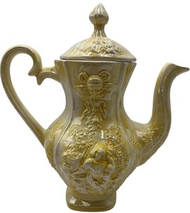lot 278 image: VINTAGE MCM POTTERY TEA POT 11.75 TALL