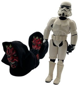 lot 287 image: VINTAGE LUKE SKYWALKER ACTION FIGURE WITH REMOVABLE HELMET AND DARTH MAUL SANDALS