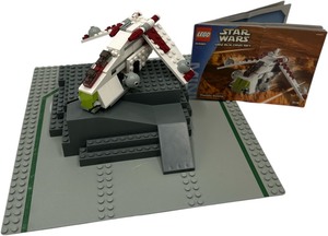 lot 248 image: STAR WARS LEGO 4490 COUNTED. COMPLETE SET. REPUBLIC GUNSHIP