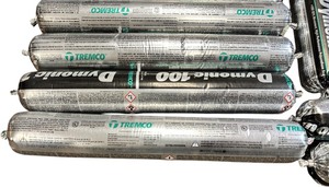 lot 452 image: DYMONIC 100 SEALANT