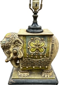 lot 8 image: VINTAGE ELEPHANT TABLE LAMP GLENWOOD BY HAEGER R-434