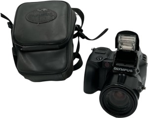 lot 508 image: OLYMPUS CAMERA  BROKEN PARTS, NEEDS TLC