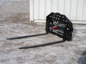 Future Skid Steer Hydraulic Adjustable 60 Pallet Forks