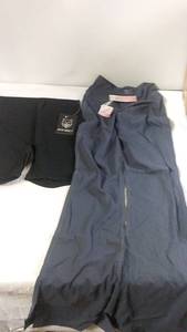 lot 116 image: Yunoga Womens Crossover Flare Leggings and Gym Wolf Shorts Set