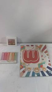 lot 121 image: Decorably Groovy Theme Wall Art with 6 Highlighter Pens