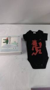lot 128 image: Totah Premium Christmas CribBassinet Sheets and Infant Onesie 0-3 Months