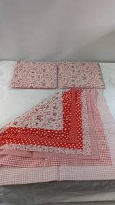 lot 165 image: 3 7-Piece Lot of Quilting Fabric in Red Patterns 20 x 20 Pieces