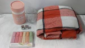 lot 202 image: Set of Stationery and Home Accessories