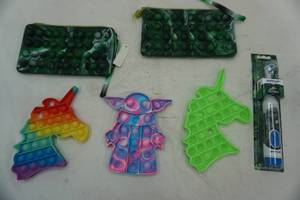 lot 4 image: Push pop bubble fidget sensory toys