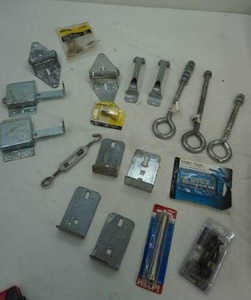 lot 17 image: Garage door locks 2